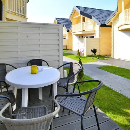 Large Homes With Pool, Ustronie Morskie, Cleaning Included Casa vacanze
